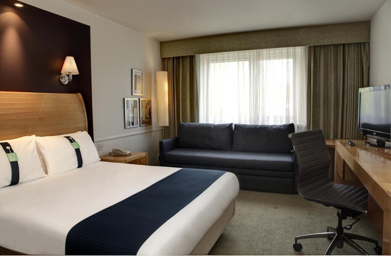 Holiday Inn London Brent Cross, An Ihg Hotel Экстерьер фото
