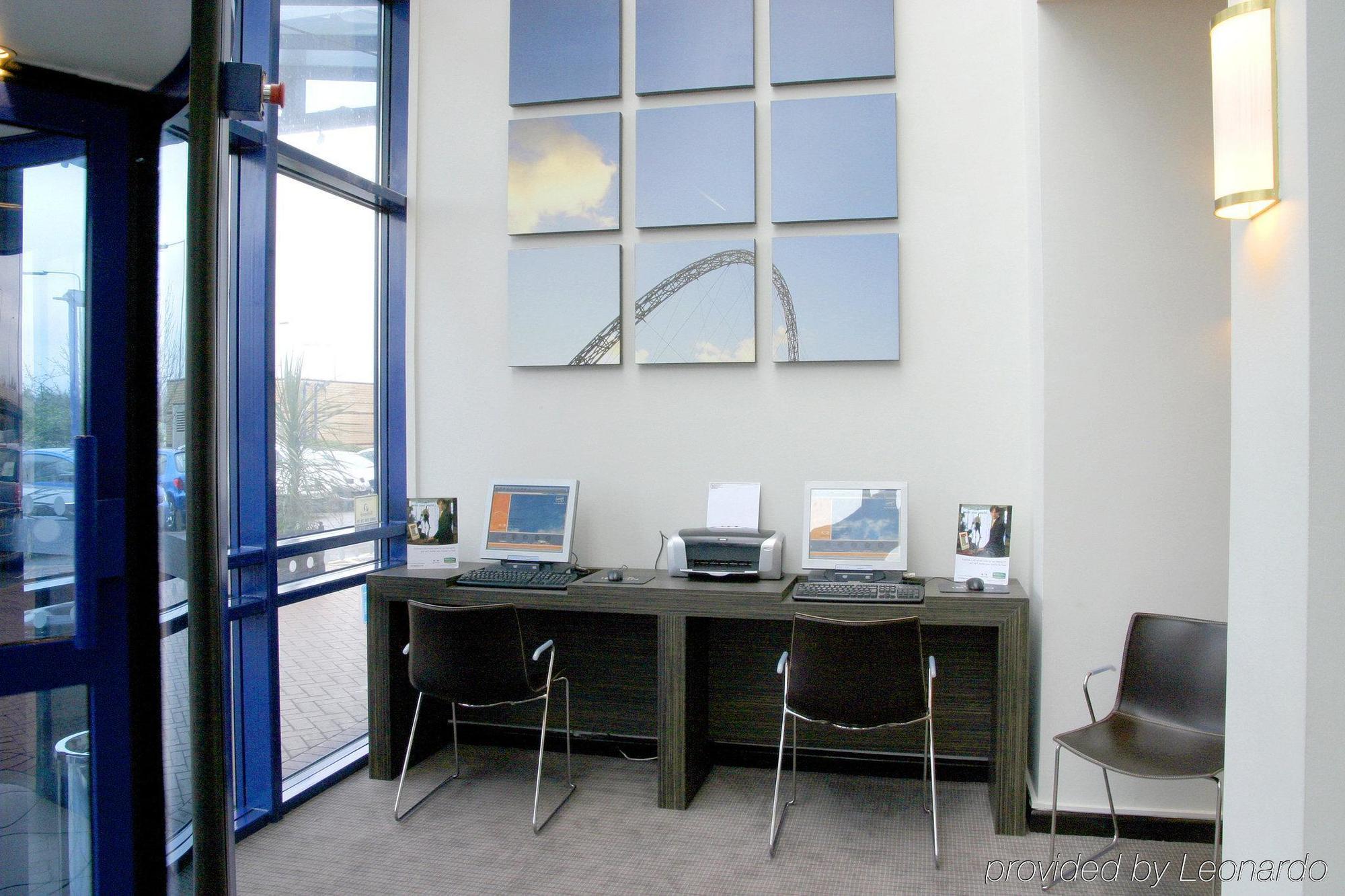 Holiday Inn London Brent Cross, An Ihg Hotel Экстерьер фото