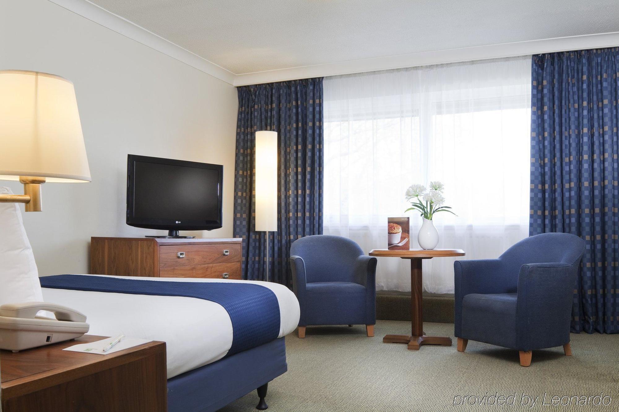 Holiday Inn London Brent Cross, An Ihg Hotel Экстерьер фото